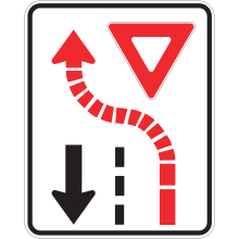Panneau de signalisation : cédez le passage