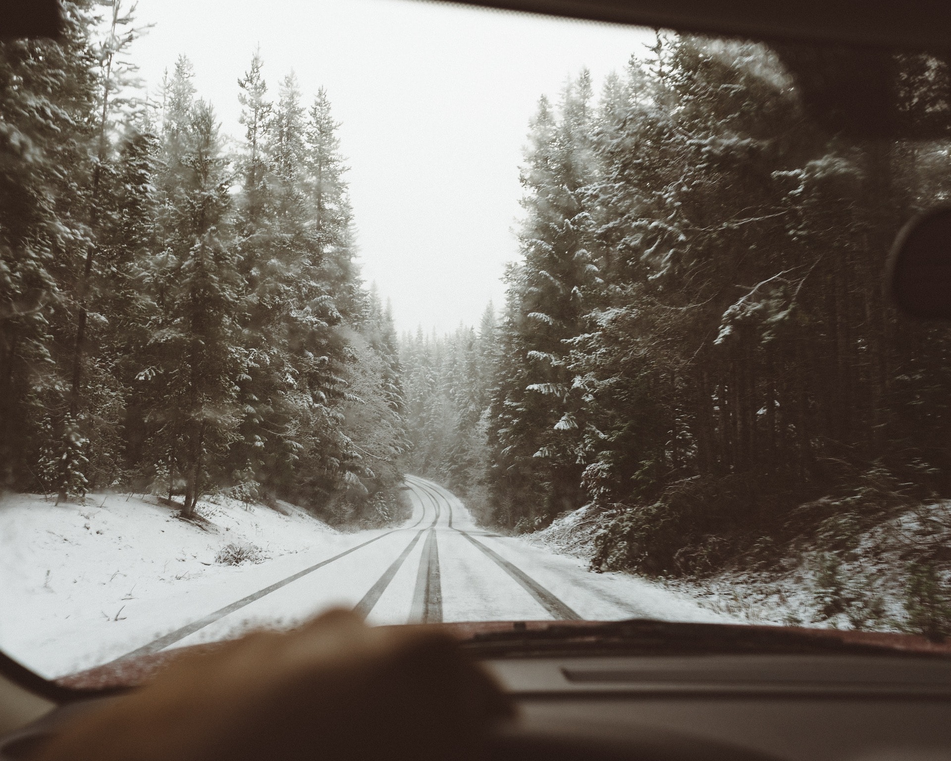 Trousse de sécurité et d'élément essentiel pour une conduite en hiver.